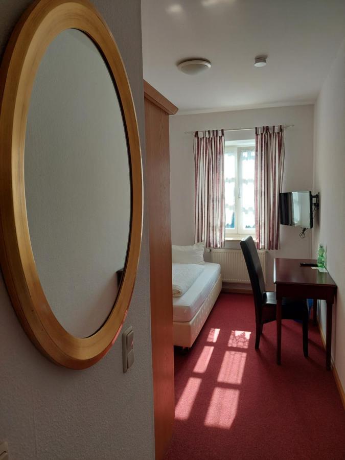 Der Heurige Im Gasthaus Zum Loewen Freising Ngoại thất bức ảnh