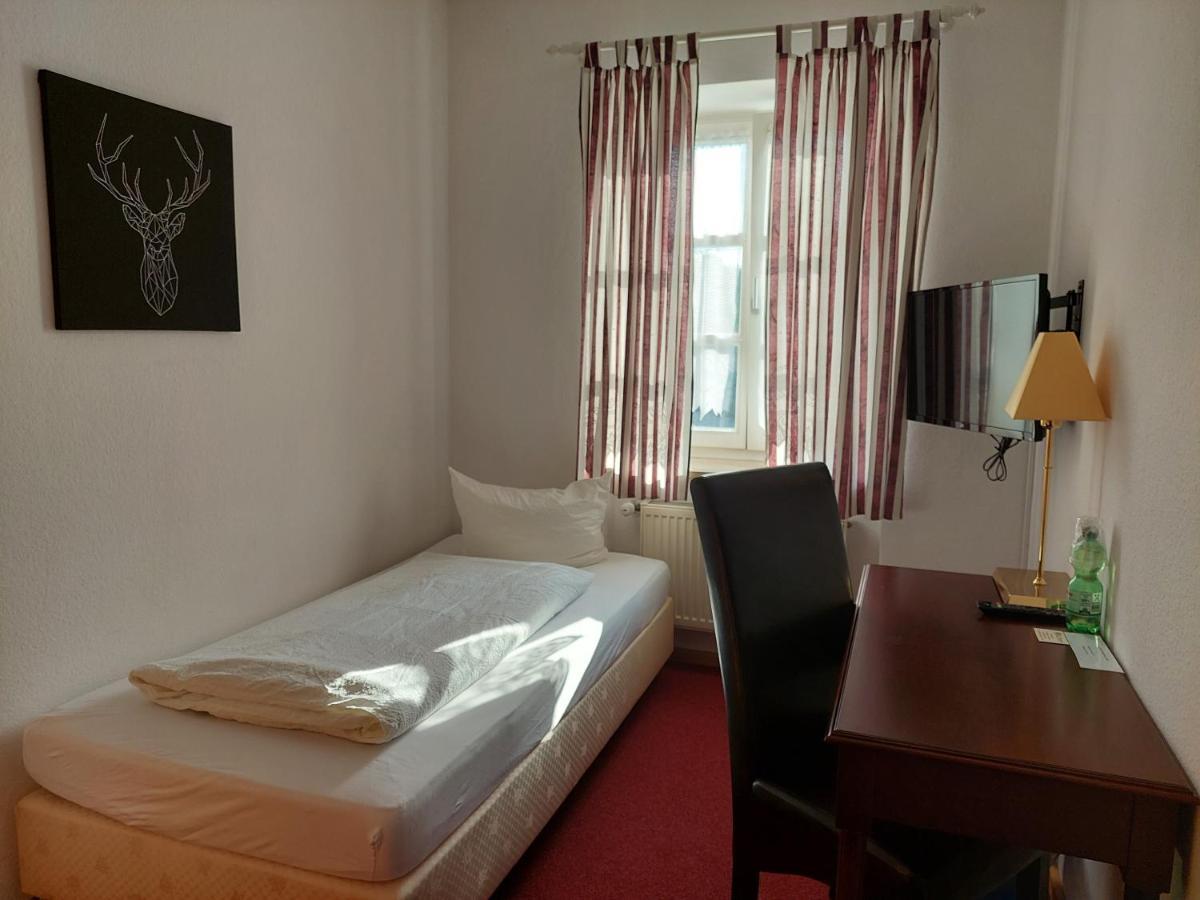 Der Heurige Im Gasthaus Zum Loewen Freising Ngoại thất bức ảnh