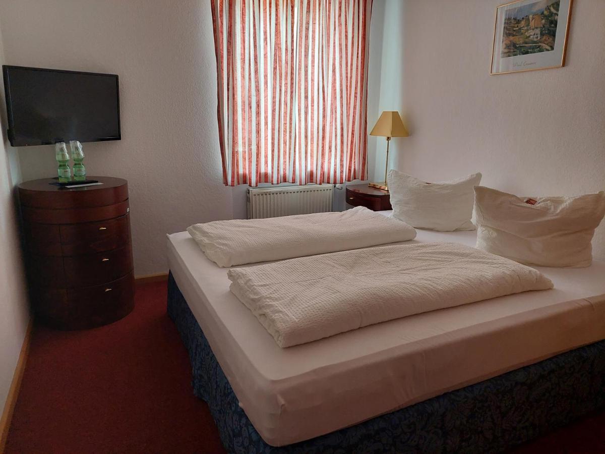 Der Heurige Im Gasthaus Zum Loewen Freising Ngoại thất bức ảnh