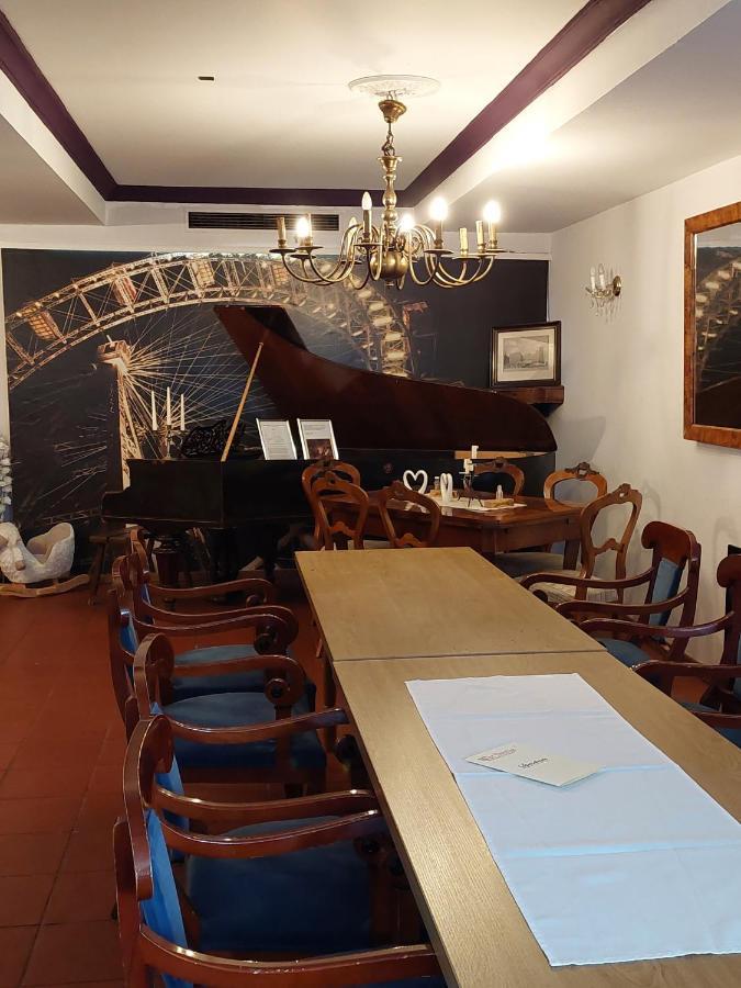 Der Heurige Im Gasthaus Zum Loewen Freising Ngoại thất bức ảnh
